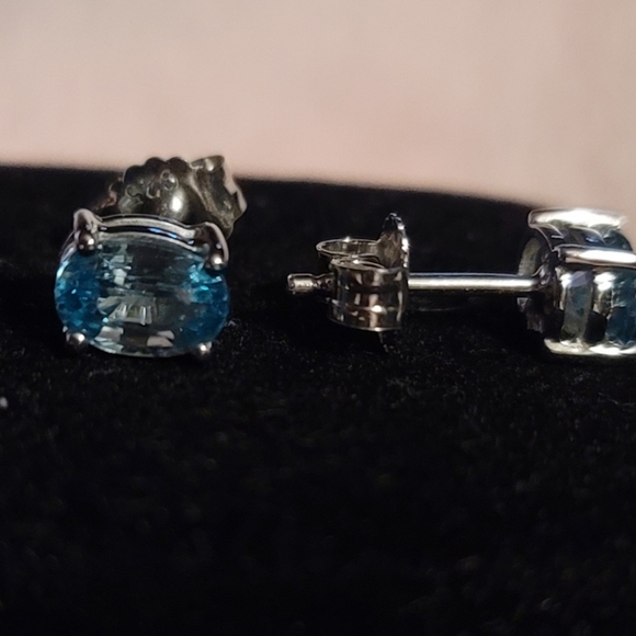 2.40CT Genuine Blue Zircon .925 Sterling Silver Stud Earrings - Picture 4 of 4